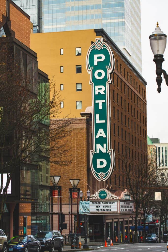 101 Things to do in Portland - a Local's Guide - for full post see femalefoodie.com