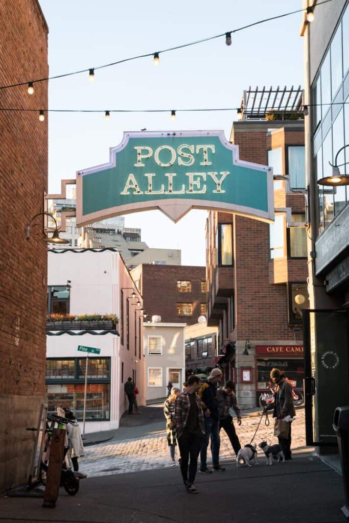 Pike Place Market: Post Alley